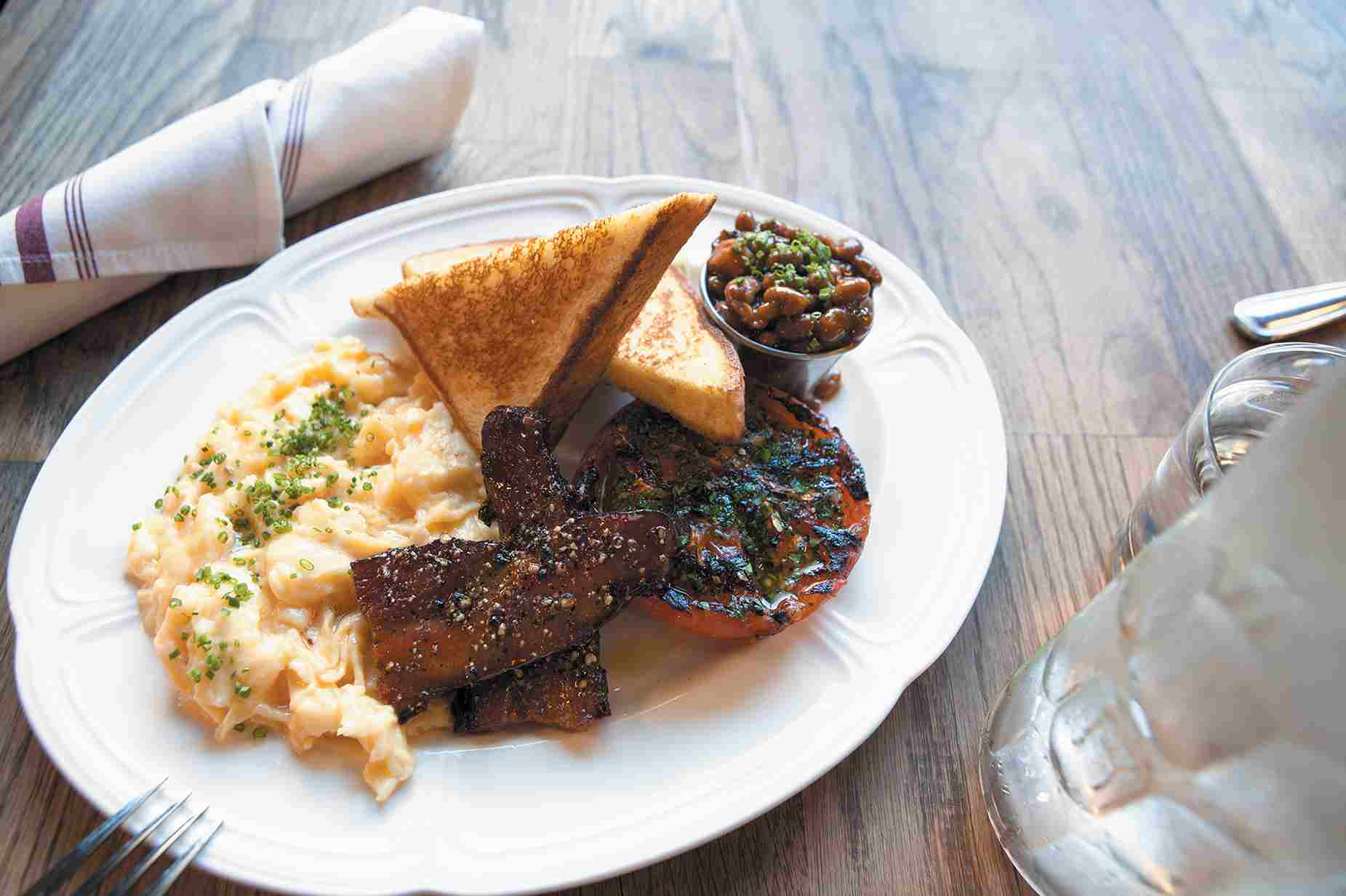 Best Brunch Places in the USA: Top Spots & Must-Try Dishes